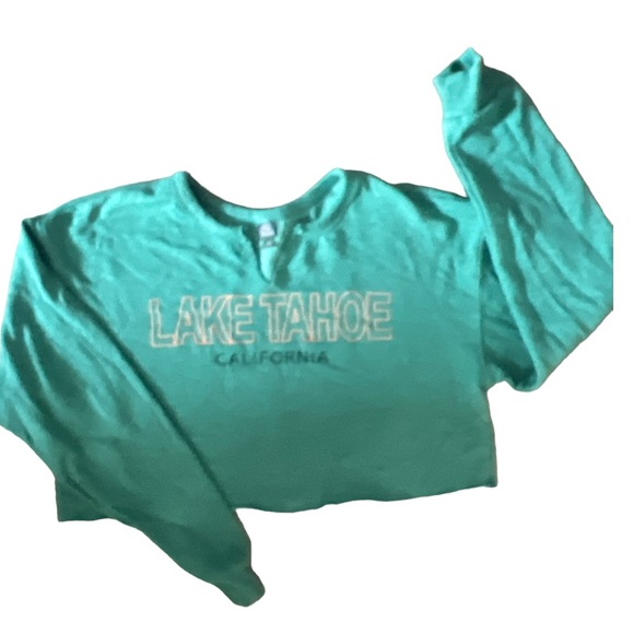 Bundle Lake Tahoe T-shirt & Crop Seater Size Medium - Picture 6 of 7